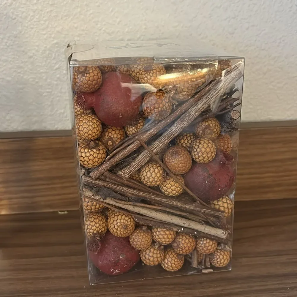NEW Pottery Barn Signature Scent Potpourri Pomegranate